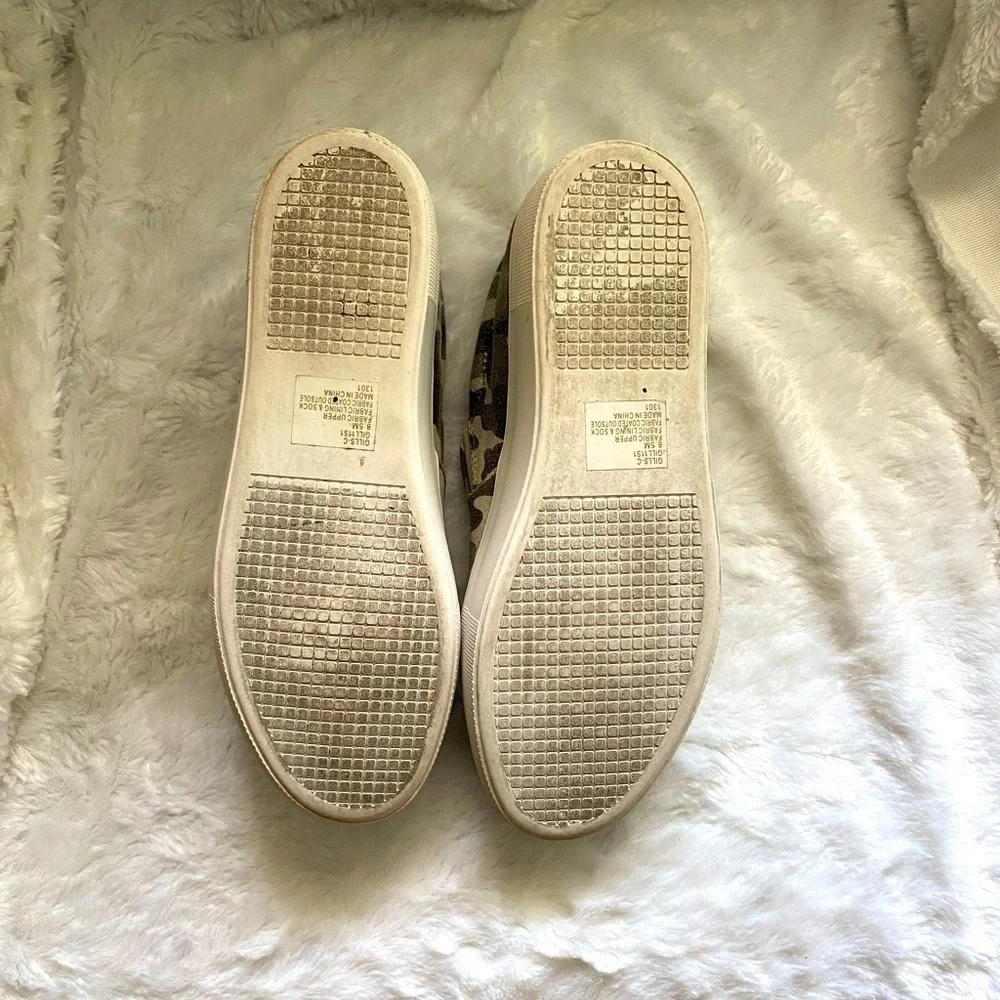 STEVE Madden Lite Camo Shoes Size 8 1/2 M